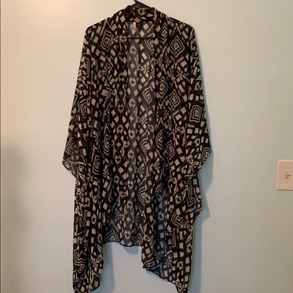 Long Black and White Kimono